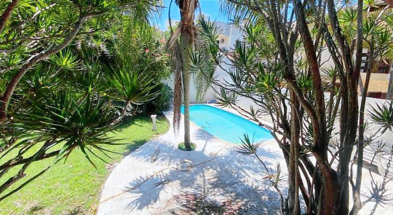 Vacation home with hot tub & pool — photo 4