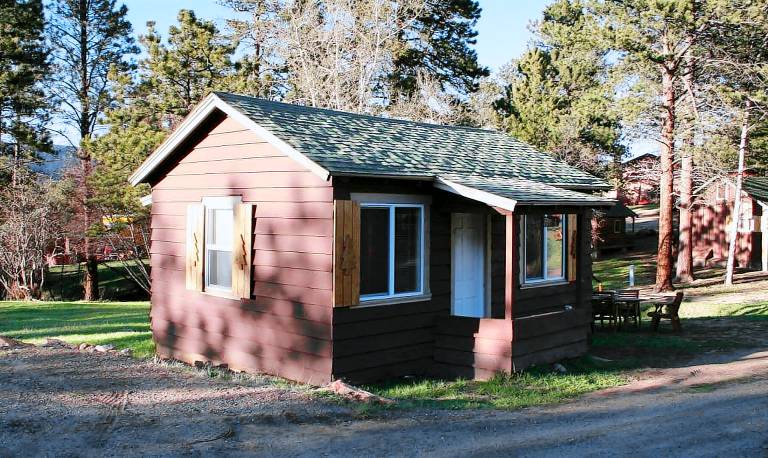Cabin with patio in Estes Park, CO