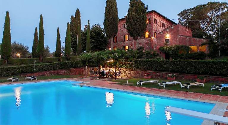 Villa with terrace, garden & hot tub | Good for workation — photo 5