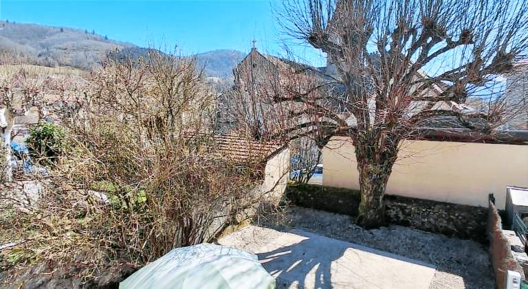 House with 2 rooms for 5 persons in Voiron