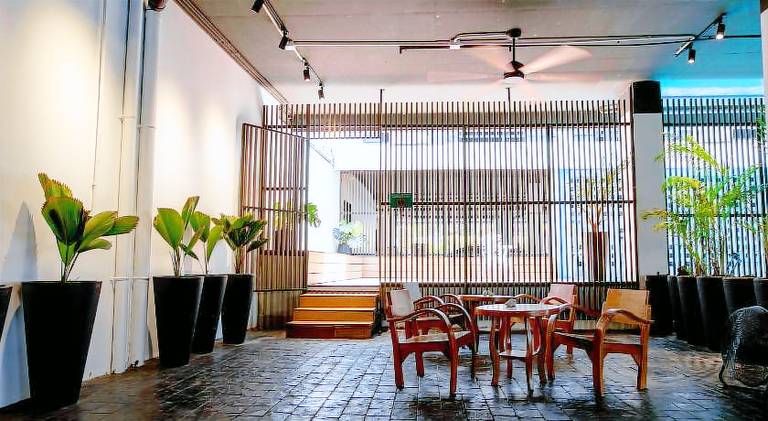 Serviced apartment with hot tub, terrace & garden — photo 3
