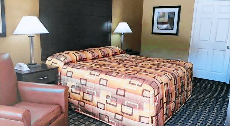 Executive Inn and Suites Longview — photo 2
