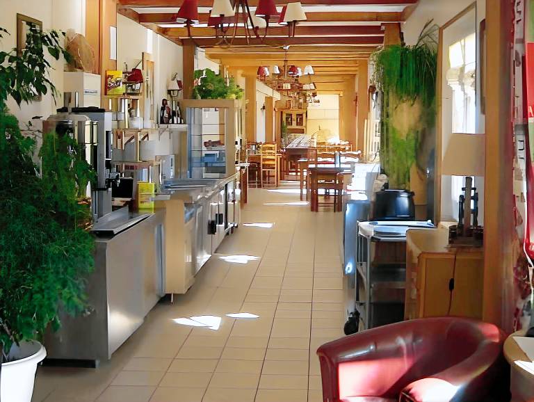 Serviced apartment with terrace & garden — photo 4