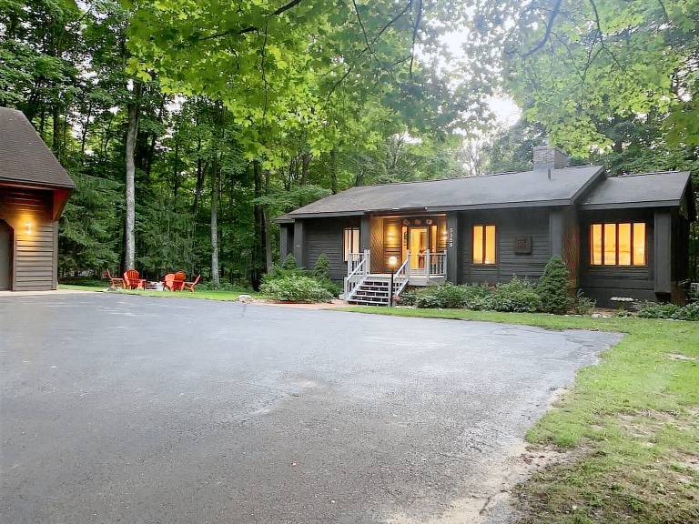 Bellaire, MI Vacation Rentals from 93 Hometogo