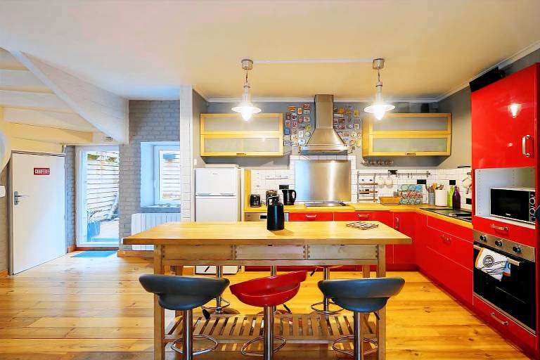 Vacation home with barbecue & patio — photo 2
