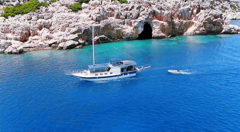 Boat with 1 room for 3 persons in Antalya