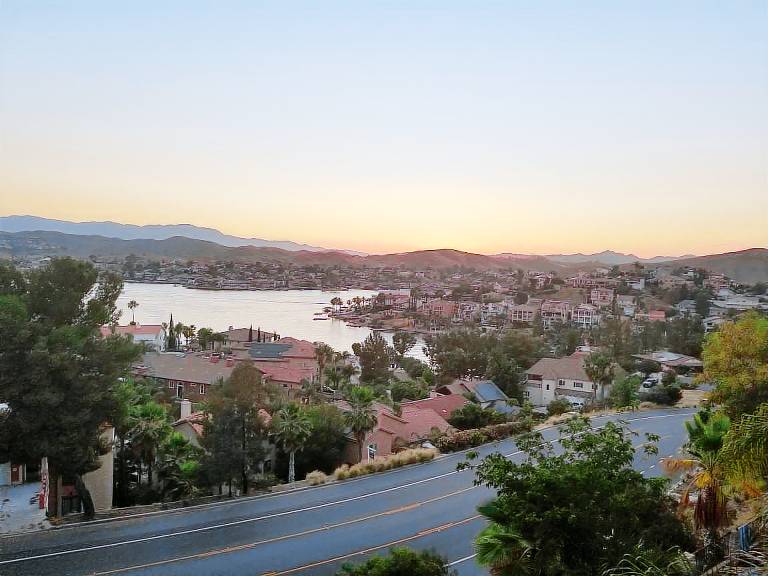House  Lake Elsinore