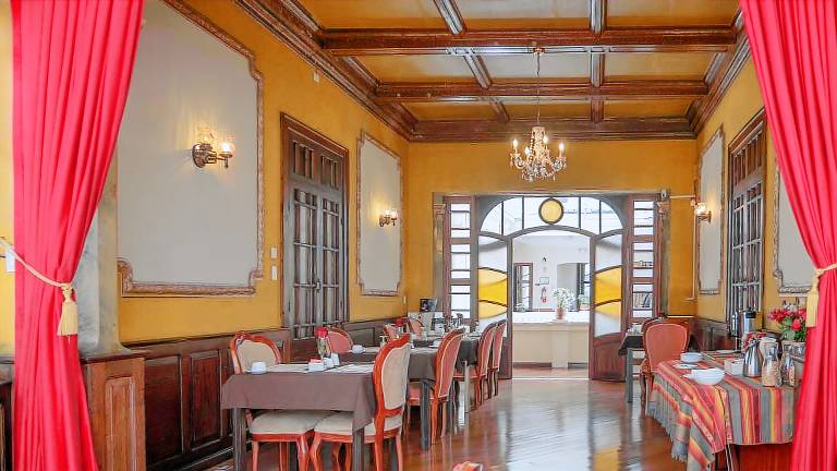 Casona 1914 Quito - Gothic Cathedral View Rooftop — photo 5