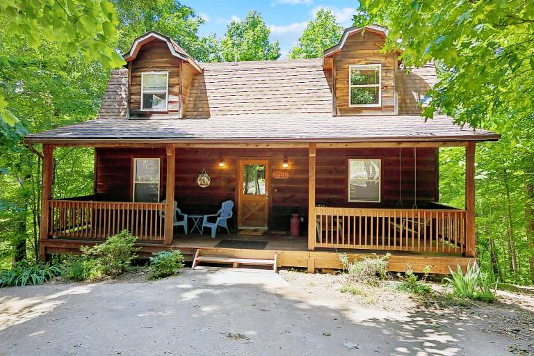 House with pool, hot tub & BBQ — photo 2