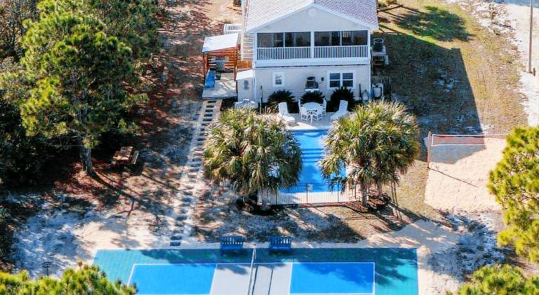 House with pool | Pets allowed in Gulf Shores, AL