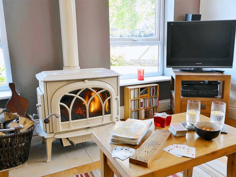 Cottage with yard & barbecue — photo 3