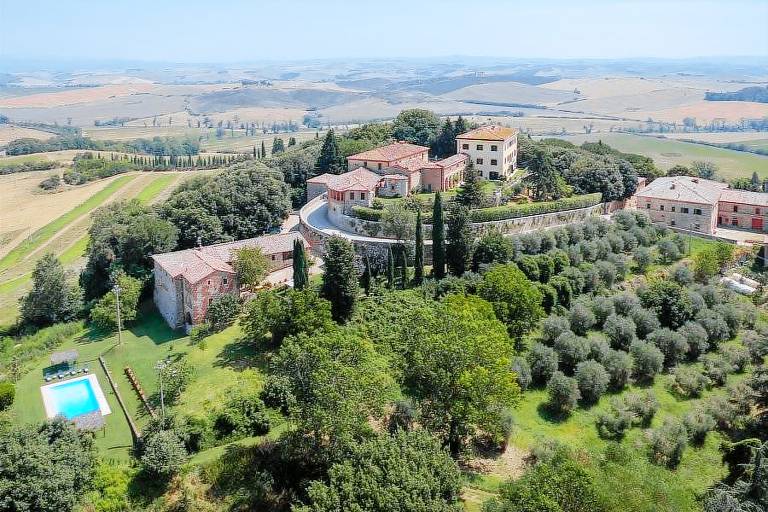 Villa & Fattoria di Radi: APPARTAMENTO ISTRICE ARIA COND PISCINA WIFI