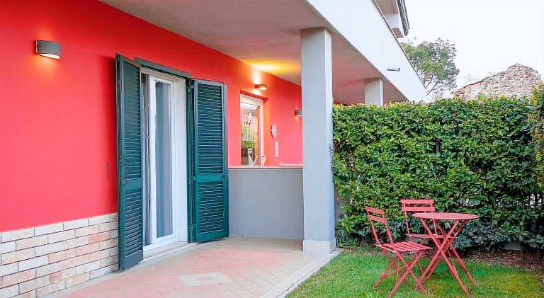 Serviced apartment with yard & terrace | Perfect for remote work — photo 4