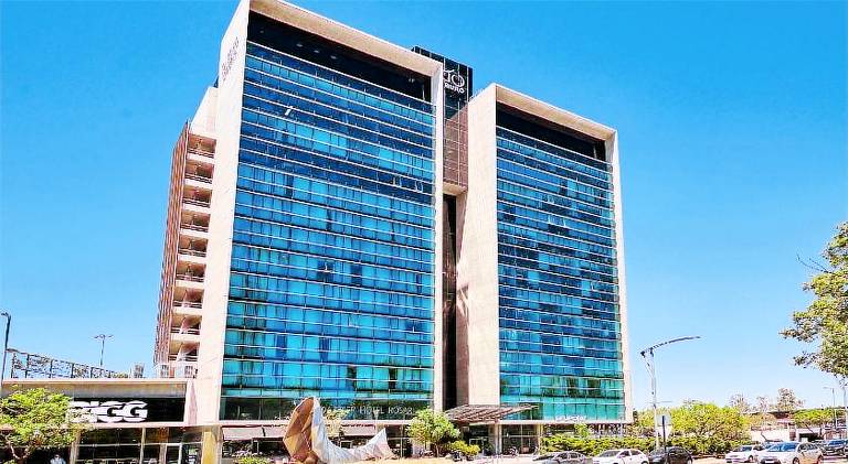 Dazzler by Wyndham Rosario