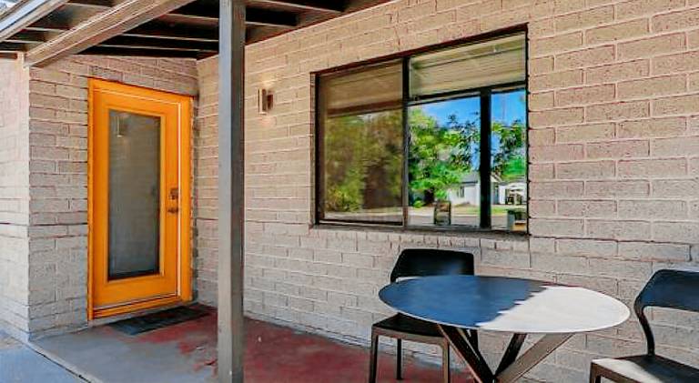 Vacation home with yard, patio & barbecue — photo 5