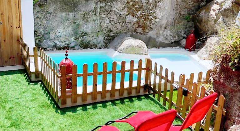 Fully equipped chalet with garden, private pool & patio | Pet-friendly — photo 4
