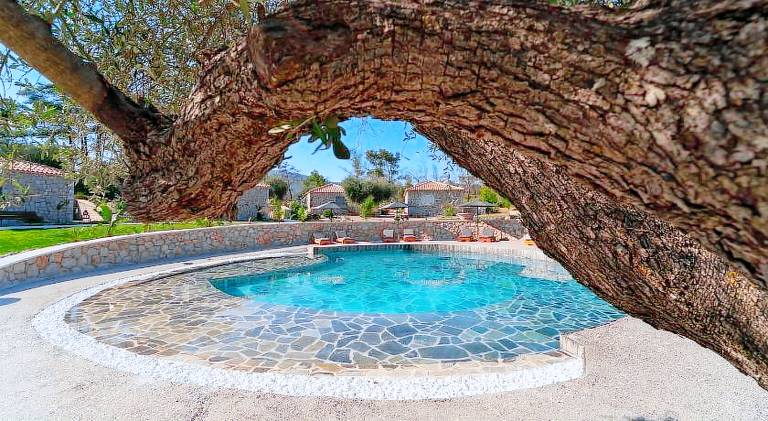 Vacation home with patio, barbeque & pool in Rhodes