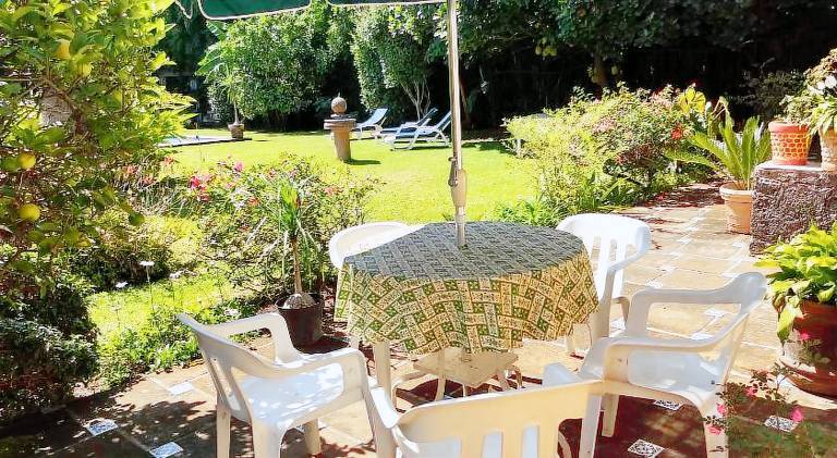 Vacation home with pool — photo 4