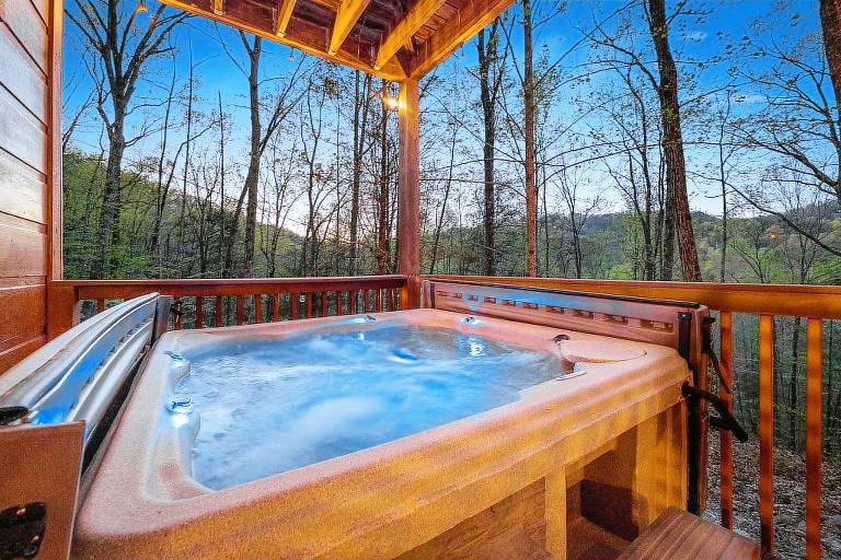 Hickory Hollow Lodge in Sevierville, TN