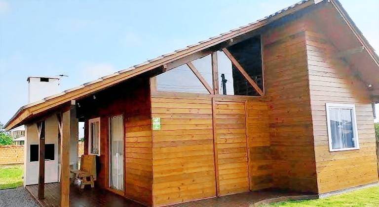 Vacation home with 3 rooms for 6 persons in Garopaba