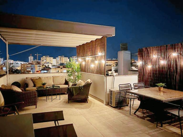 Stunning Rooftop Condo with Sea Views in Fuengirola