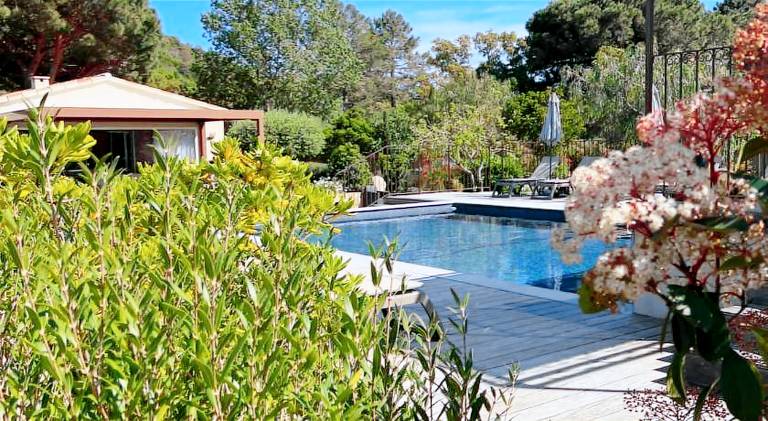 Hotel les jardins de Sta Giulia avec piscine in Porto-Vecchio