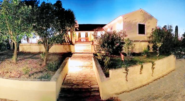 House with patio, garden & hot tub — photo 4