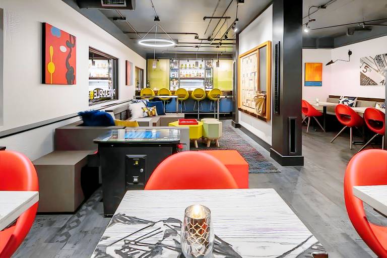 Staypineapple, Hotel FIVE, Downtown Seattle — photo 3