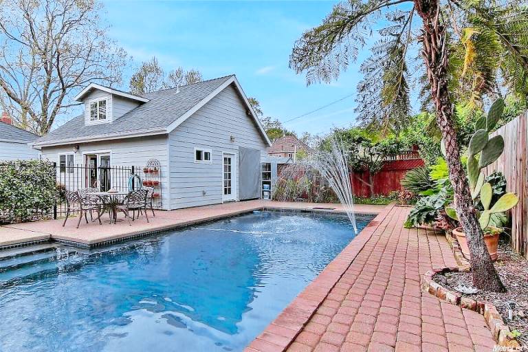 House  East Sacramento