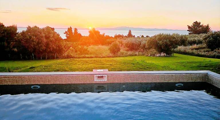 Villa with garden, terrace & private pool in Sithonia