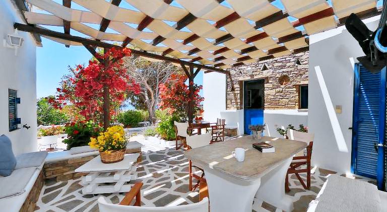 Tinos Peristerionas — photo 3
