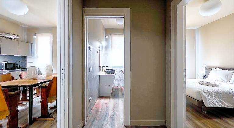 Apartment with yard — photo 2