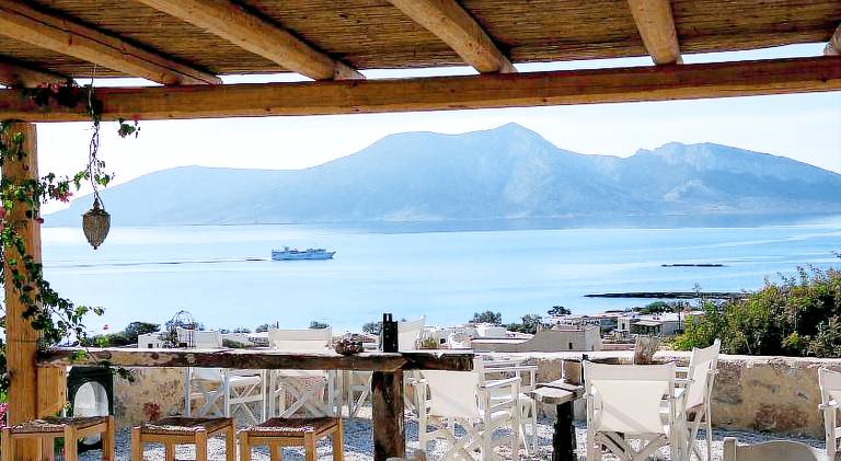 Lovely lodge with yard & terrace | Next to the beach | Pets are welcome in Naxos