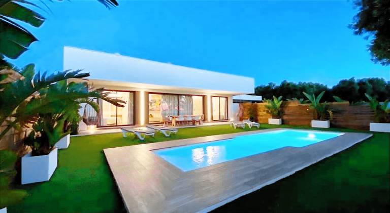 Villa with patio, garden & private pool in Chiclana de la Frontera