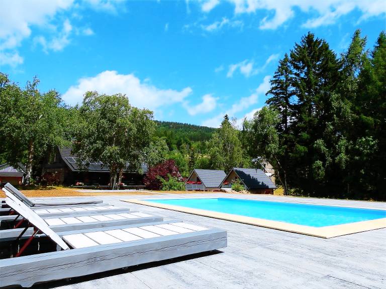 Vacation home with patio, BBQ & heated pool | Nature view — photo 2