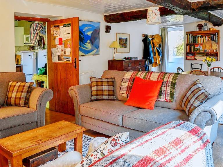 Family-oriented cottage with garden | Pets are welcome — photo 2