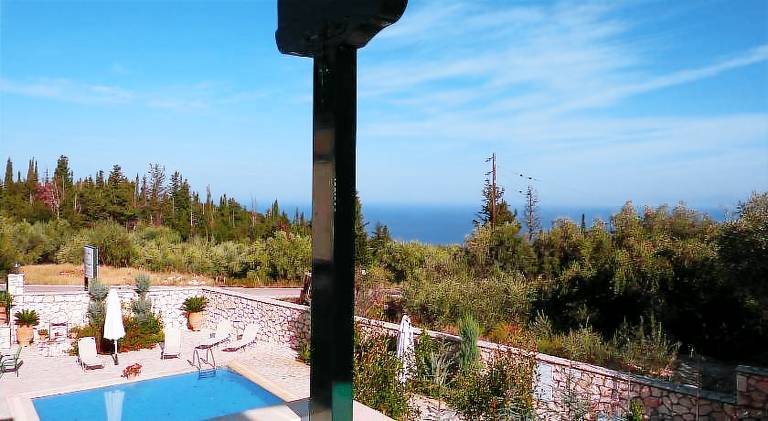 Child-friendly charming villa with pool, yard & terrace | Pets allowed — photo 3
