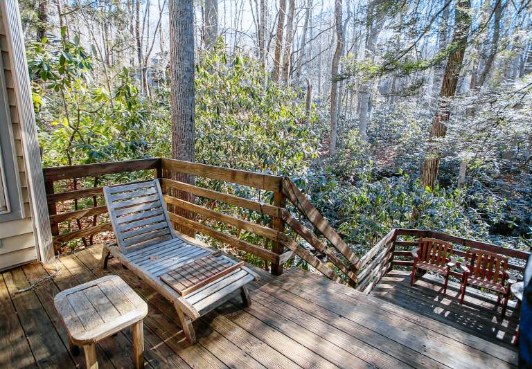 Family-friendly vacation home with barbecue & pool | Mountain view | Pets are welcome — photo 5