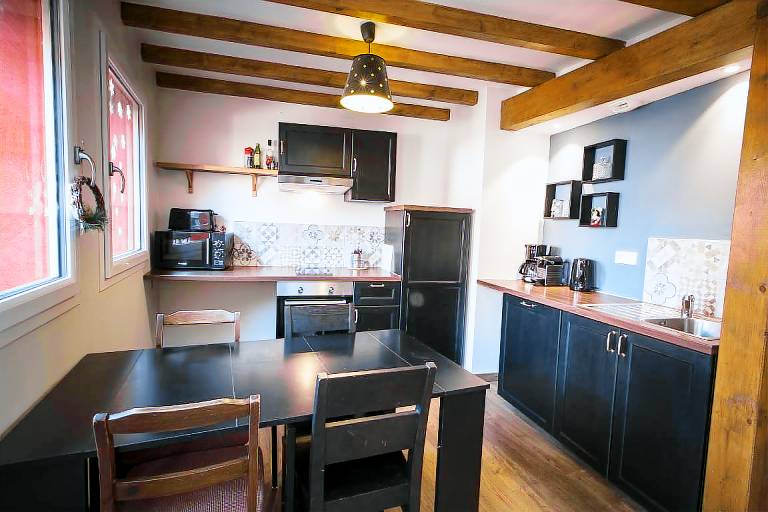 Rental apartment with jacuzzi, terrace & garden | Pets allowed — photo 3