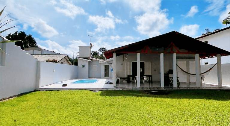 House with pool — photo 5