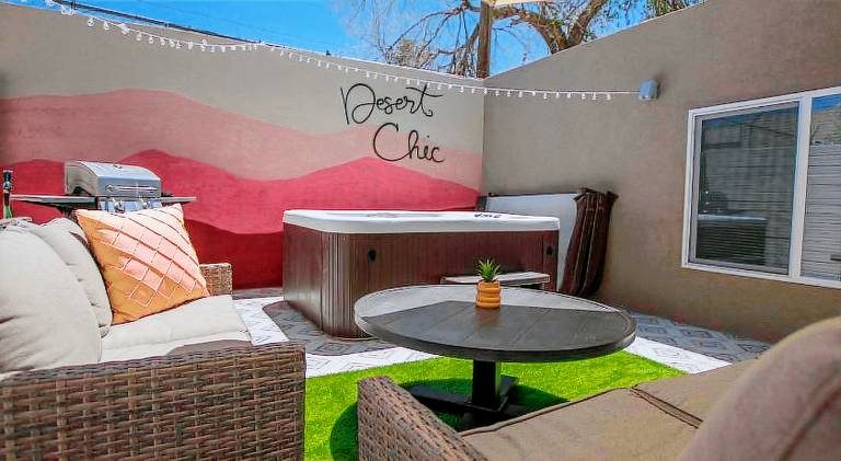East Downtown Desert Chic Casita-Private Hot Tub-Close to Downtown-Pet Friendly! — photo 4
