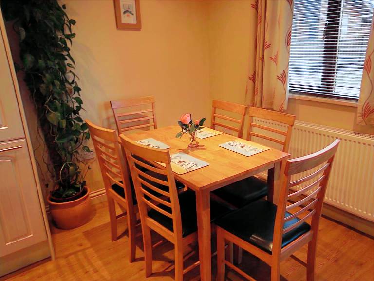 Cottage with 2 rooms for 4 persons — photo 3