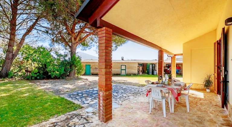 Villa with 3 rooms for 8 persons in Alghero