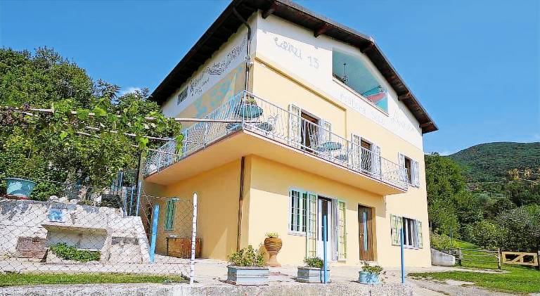 House with jacuzzi — photo 5