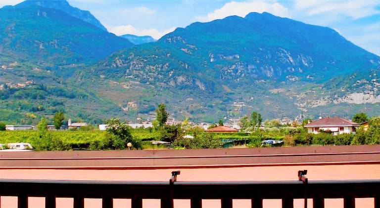 Rental apartment with jacuzzi & pool | Suitable for remote work | Dogs allowed in Tenno