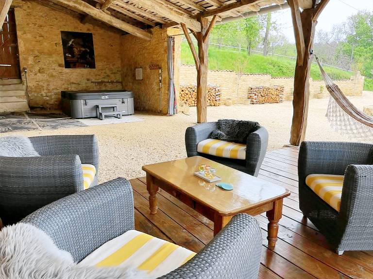 Charming house with patio | Pets allowed — photo 3