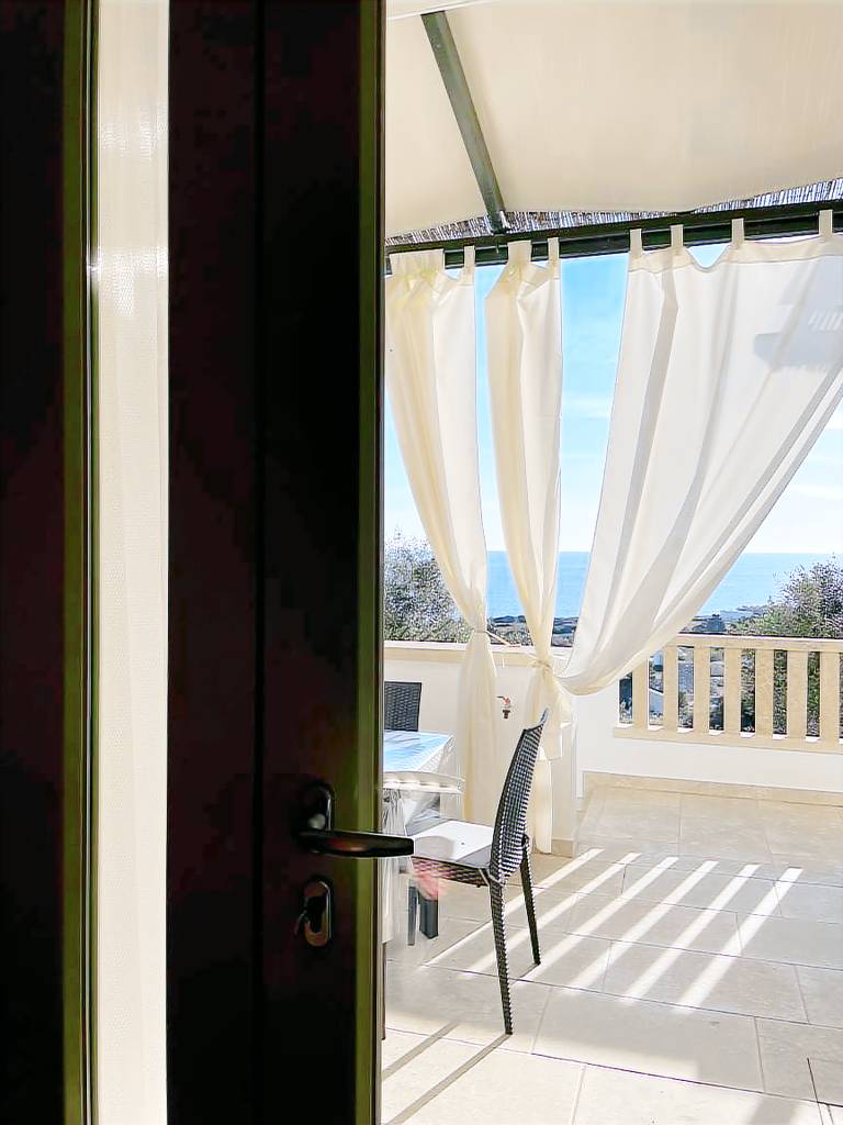 House with terrace, yard & BBQ | Beach view — photo 2
