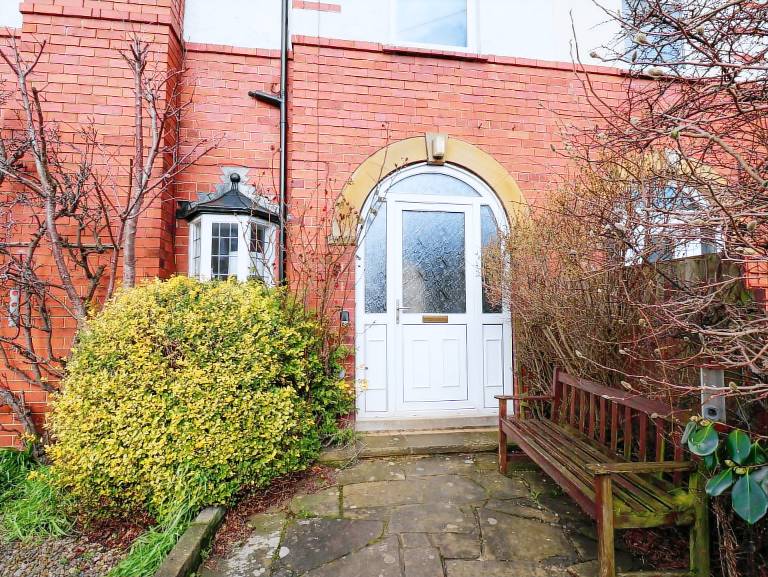 Cottage with garden | Beach view — photo 3