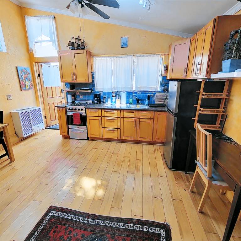 Apartment  Laurel Park