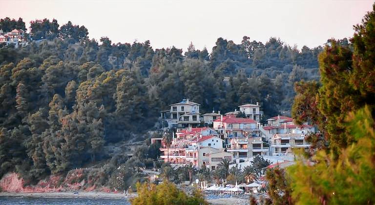 Holiday apartment with garden & terrace | Next to the beach | Pet-friendly — photo 5